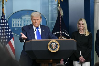 Trump y Bondi en la Casa Blanca/ Andrew Caballero- Reynolds