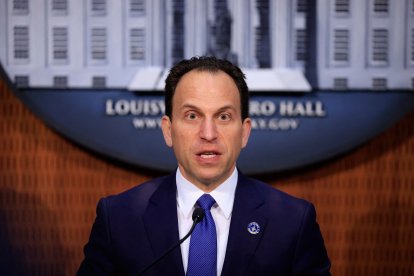 El alcalde de Louisville, Craig Greenberg