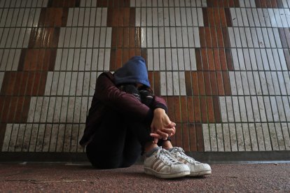 Una adolescente víctima de abuso sexual infantil