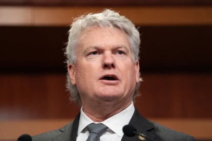 El representante Mike Collins (R-GA) es una de las opciones para la carrera