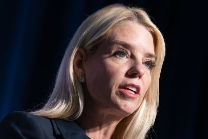 Pam Bondi en Virginia/ Saul Loeb