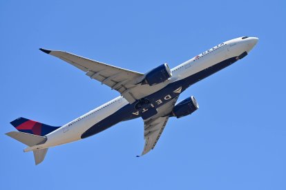 July 8, 2025, Fiumicino, Lazio: Airbus A330-900 Delta Airlines .Aircraft to Fiumicino airport. Fiumicino (Italy), 08th July, 2025 Photographer01 (Credit Image: © Fotografo01/LiveMedia-IPA/ZUMA Press Wire)