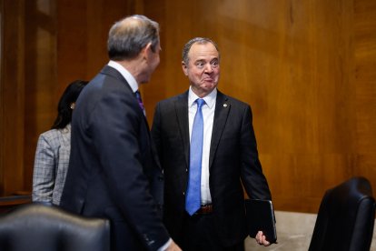 Schiff en el Senado/ Ting Shen