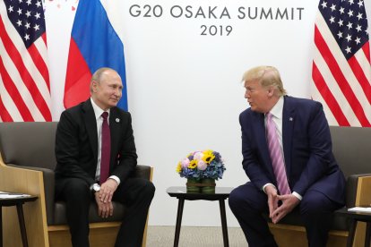 Vladímir Putin y Donald Trump, durante una cumbre en 2019. Imagen de archivo