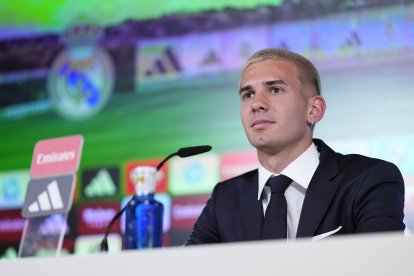 Franco Mastantuono, durante su presentación como nuevo futbolista del Real Madrid