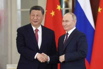 El presidente chino Xi Jinping con su homólogo ruso Vladímir Putin (imagen de archivo)