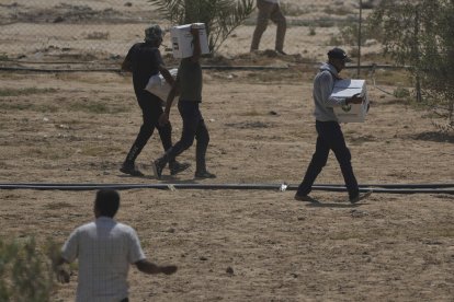 Palestinians collect humanitarian aid in Gaza


Associated Press / LaPresse
Only italy and spain