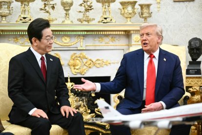 Los presidentes Donald Trump y Lee Jae Myung