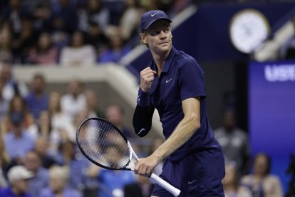 Sinner celebra su victoria frente a Bublik en el US Open 2025