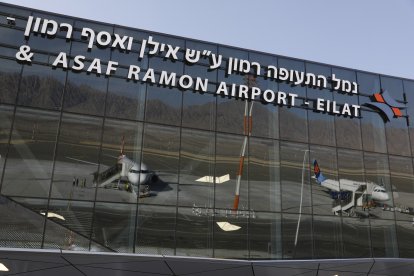tUna fotografía tomada el 21 de enero de 2019 muestra una vista parcial del nuevo aeropuerto internacional Ramon, situado a unos 18 kilómetros al norte de la ciudad turística de Eilat, en el sur de Israel, a orillas del mar Rojo. Israel inauguró el nuevo aeropuerto internacional en su desértico sur con el objetivo de impulsar el turismo en la cercana costa del mar Rojo y servir como alternativa de emergencia al aeropuerto Ben Gurión de Tel Aviv.