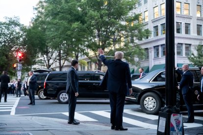 Trump en las calles de DC/ Saul Loeb