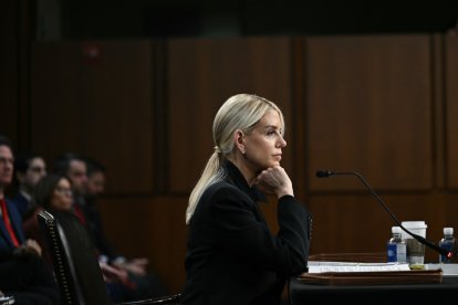 Pam Bondi testifica durante una audiencia en el Senado este 7 de octubre de 2025