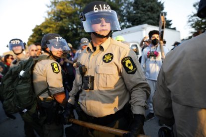 Agentes de la Policía Estatal de Illinois.