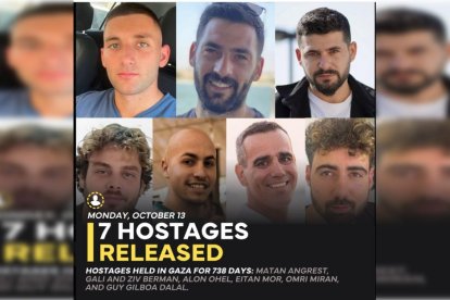 Foto de los siete primeros rehenes liberados por Hamás