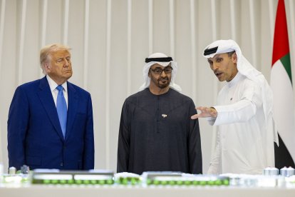Donald Trump junto a Mohamed bin Zayed al Nahyan