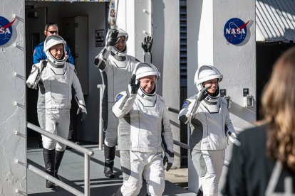 Los cuatro miembros de la Misión CREW-11 antes del despegue