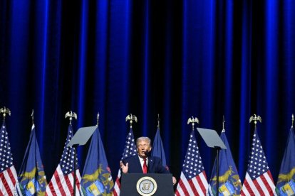 Donald Trump, habla en el Detroit Economic Club en Detroit