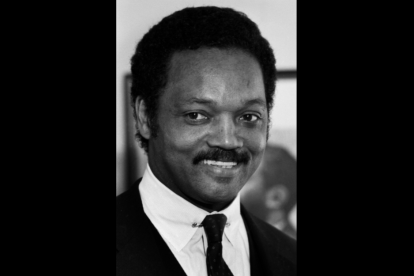 Fotografía del activista por los derechos civiles y candidato presidencial estadounidense Jesse Jackson durante su visita a Bonn el 9 de mayo de 1985