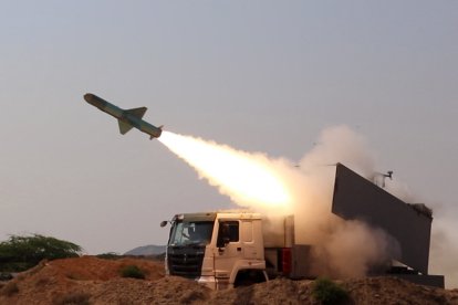 This handout photo released by Iran's Revolutionary Guards Corps (IRGC)'s official website Sepanews on February 17, 2026, shows a rocket being fired during a military exercise by members of the IRGC and navy in the Strait of Hormuz. (Photo by SEPAH NEWS / AFP) / == RESTRICTED TO EDITORIAL USE - MANDATORY CREDIT "AFP PHOTO / HO / SEPAHNEWS" - NO MARKETING NO ADVERTISING CAMPAIGNS - DISTRIBUTED AS A SERVICE TO CLIENTS ==