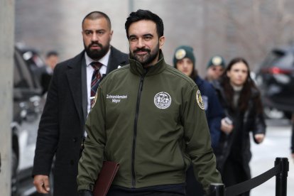 Zohran Mamdani rumbo a una conferencia de prensa/ Angela Weiss