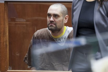 Nick Reiner comparece ante un jurado por la muerte de sus padres