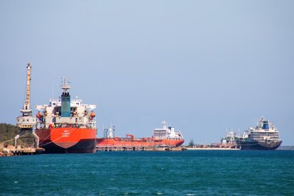 Una imagen de referencia de buques cisterna en el puerto de Matanzas, Cuba