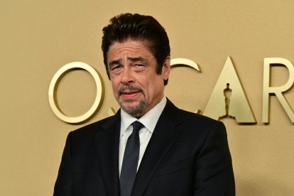El actor puertorriqueño Benicio Del Toro asiste al almuerzo de nominados de la 98.ª edición de los Premios Óscar en el hotel Beverly Hilton de Beverly Hills, California, el 10 de febrero de 2026.
Benicio del Toro ganó su primer Óscar hace 25 años por 