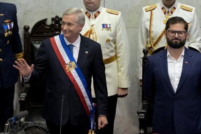 José Antonio Kast asume la presidencia de Chile ante la presencia de su predecesor, Gabriel Boric