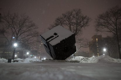 El campus Cube de la Universidad de Michigan durante una tormenta de nieve nocturna que se esperaba que dejara hasta seis pulgadas de nieve, el lunes 17 de febrero de 2014. Courtney Sacco | The Ann Arbor News MLIVE.COM /Landov