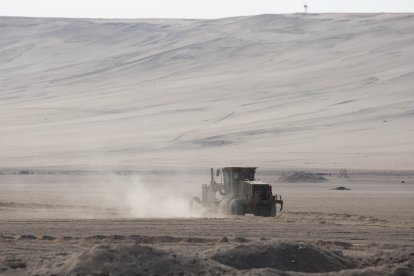 Maquinaria que construirá el muro fronterizo con Perú y Bolivia