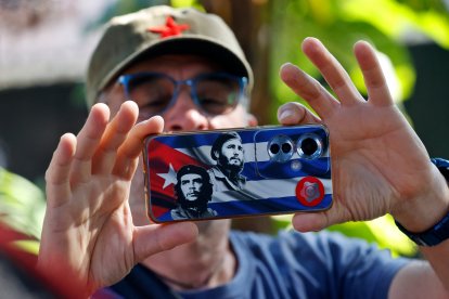 Un miembro de la flotilla comunista en La Habana