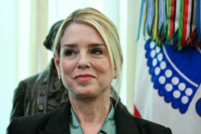 Pam Bondi en el Salón Oval/ Jim Watson