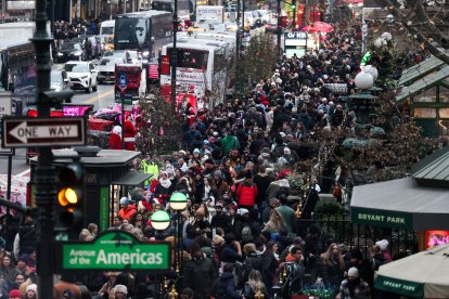 La Sexta Avenida y la calle 42 en Manhattan