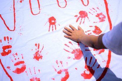 El Día de la Mano Roja, Día Internacional contra el Uso de Niños Soldado
