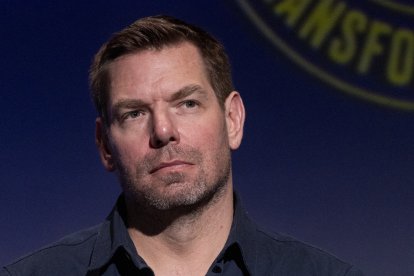 Eric Swalwell, candidato a gobernador de California, durante un foro. Enero de 2026