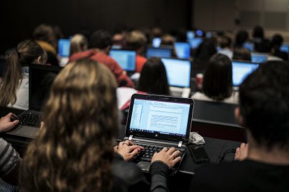 Estudiantes en una universidad (Archivo)