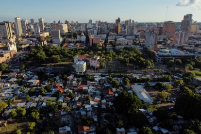 Vista aérea del 2023 del barrio Ricardo Brugada, conocido como La Chacarita, una de las zonas más antiguas y pobres de la ciudad