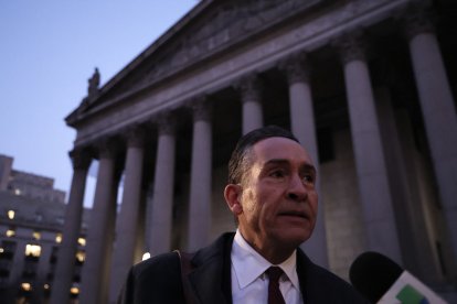 Attorney Raymond Colon, for the former Honduran President Juan Orlando Hernández speaks to the press outside the U.S. District Court - Southern District of New York on February 20, 2024 in New York City. Hernandez is accused of drug trafficking and accepting millions in bribes from drug cartels in Honduras.  (Photo by John Lamparski/NurPhoto) (Photo by John Lamparski / NurPhoto via AFP)
