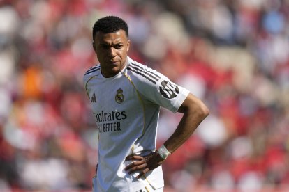 Kylian Mbappé lamenta la derrota del Real Madrid frente al RCD Mallorca. Abril de 2026