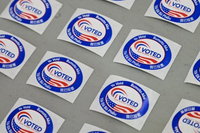 Centro de votación en California/ Carlos Moreno