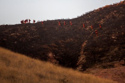 Ladera quemada en Jurupa Valley, en Riverside, California, en 2019
