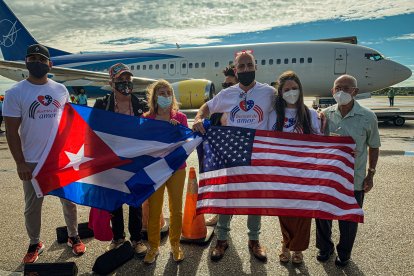 Miembros de las ONG Puentes de Amor, Foro del Pueblo y CODEPINK en Cuba (Archivo)