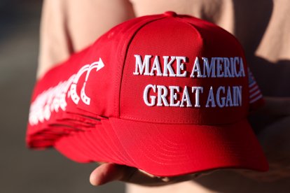 Gorras del movimiento MAGA/ Charly Triballeau