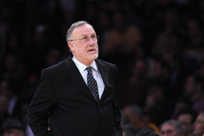 El entrenador de los Minnesota Timberwolves, Rick Adelman, durante el partido de la NBA (Archivo)
