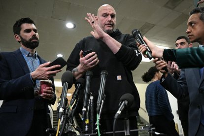 El senador John Fetterman (D-PA) en el Capitolio.