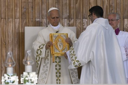 El papa León XIV preside la misa solemne en la Plaza de Cibeles de Madrid