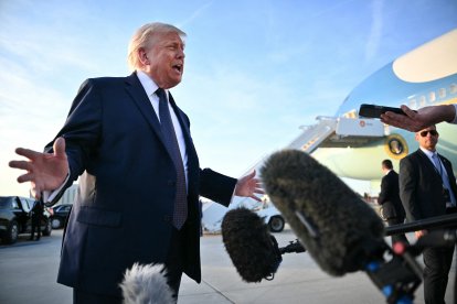 Donald Trump en París/ Mandel Ngnan
