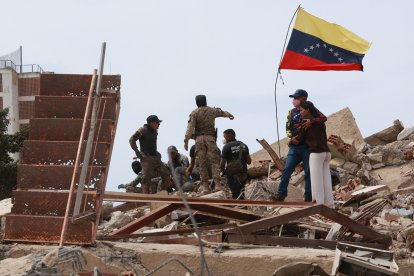 Venezuela sufrió dos terremotos la semana pasada. Las labores de búsqueda se mantienen.