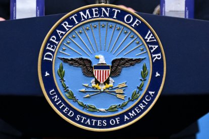 Logo del Departamento de Guerra/ Mandel Ngan