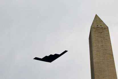 Un bombardero B-2 estadounidense sobre el cielo de Washington (Imagen referencial).
